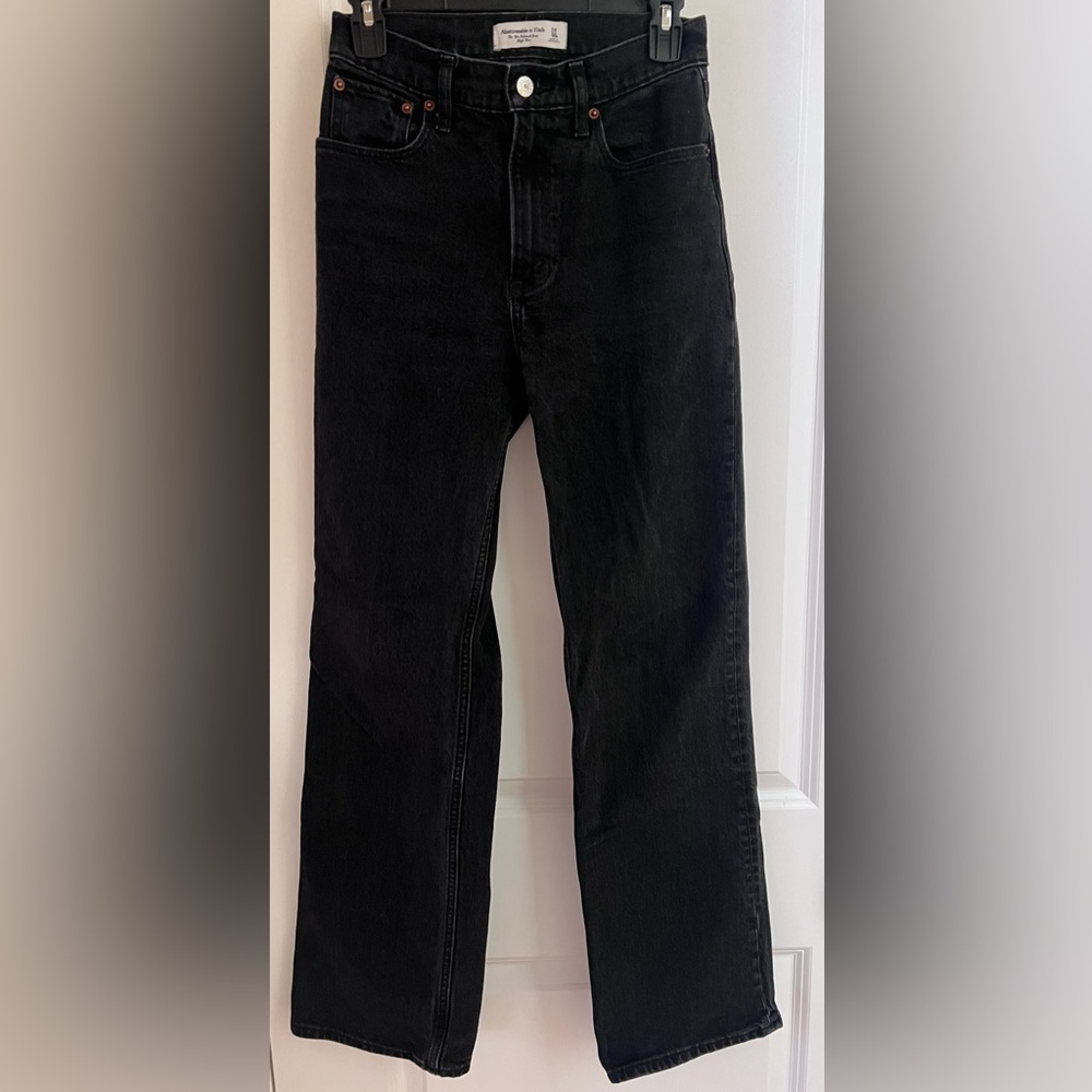 Abercrombie & Fitch High Rise 90s Relaxed Jean